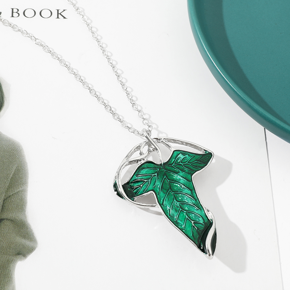 Vintage Green Leaf Pendant Nec - Vintage Fashion Enthusiasts 评论和价格