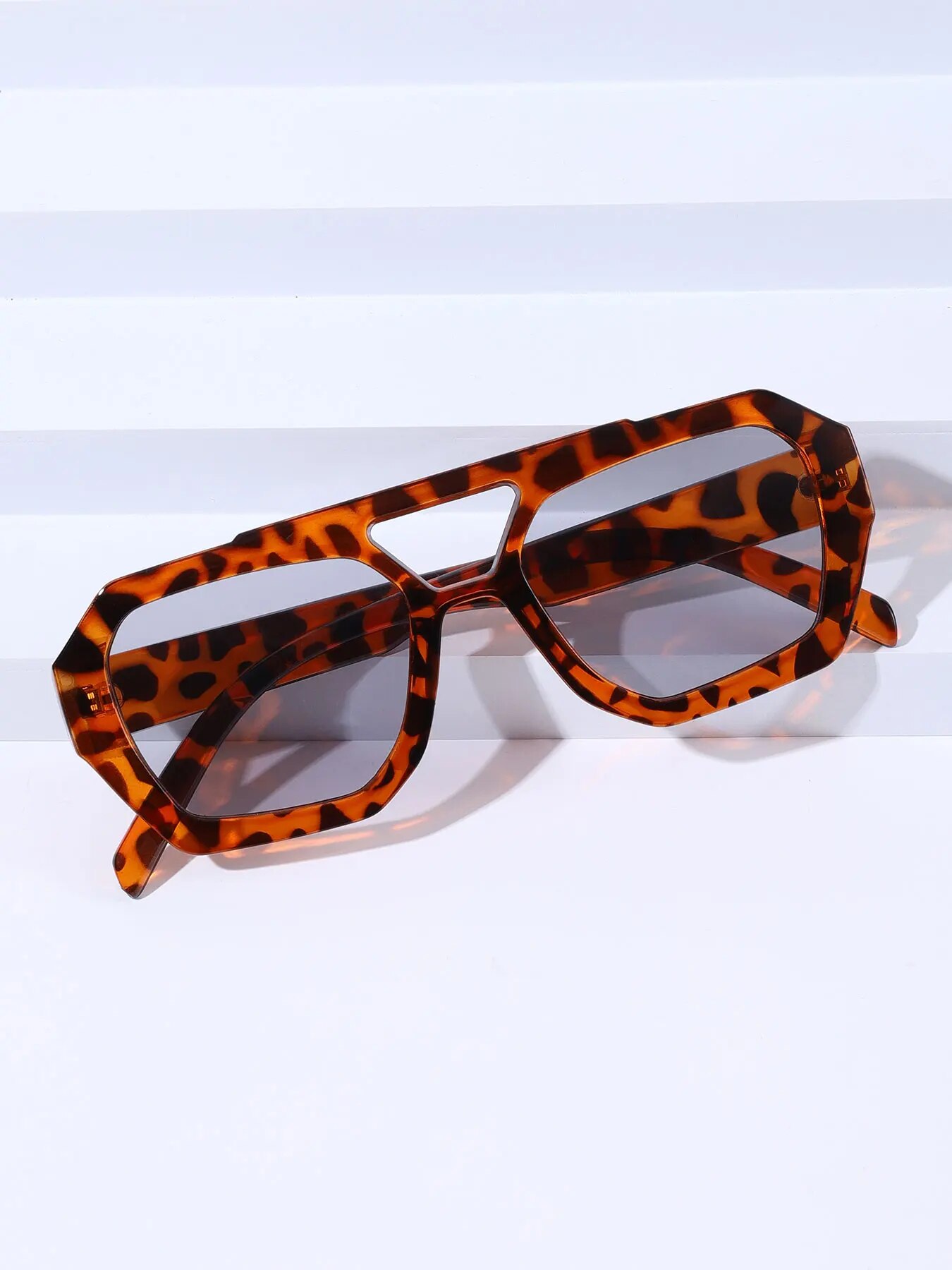 Fashion Vintage Square Irregul - Vintage Fashion Enthusiasts 评论和价格