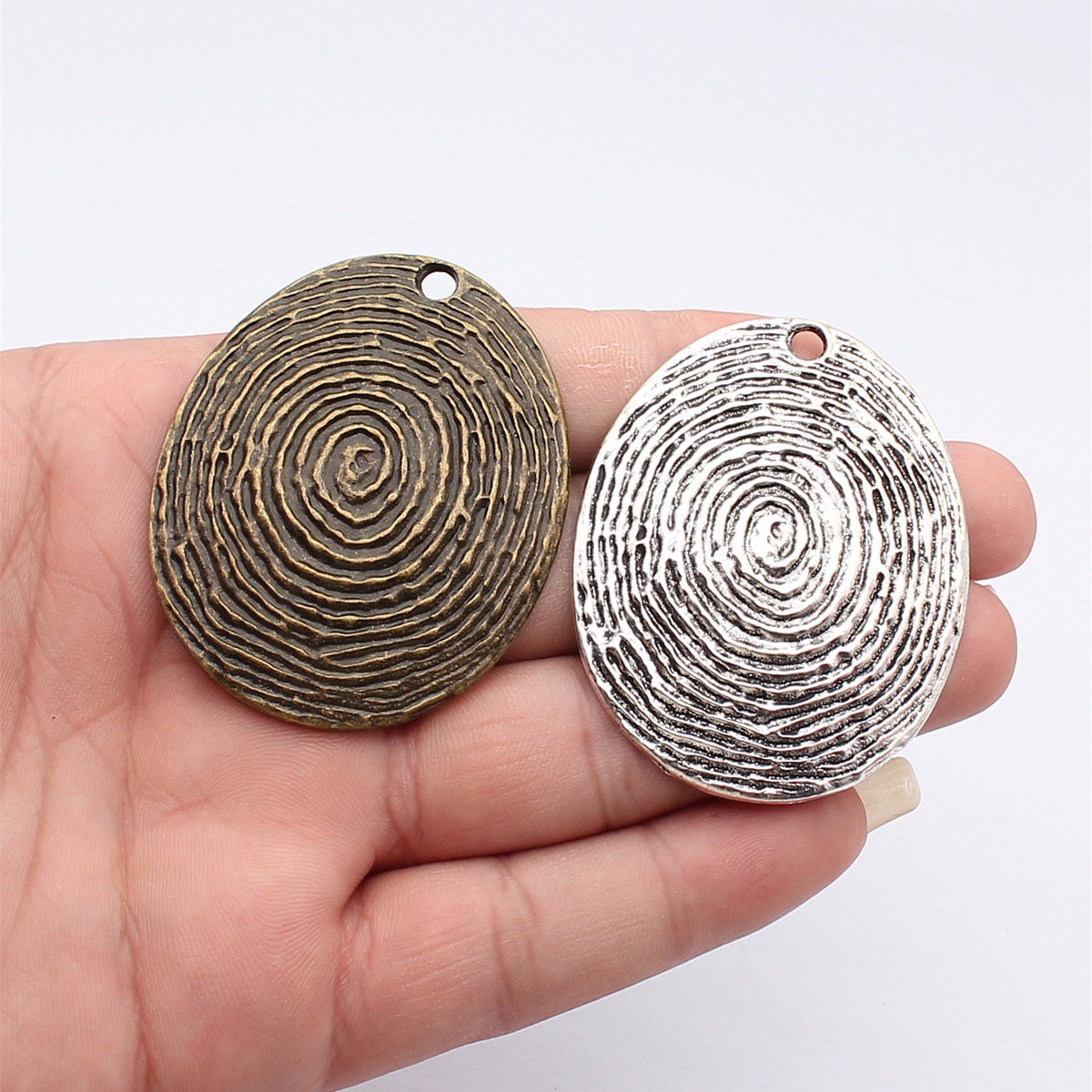 WYSIWYG 1pcs 59x47mm 2 Colors  - Vintage Fashion Stores 评论和价格
